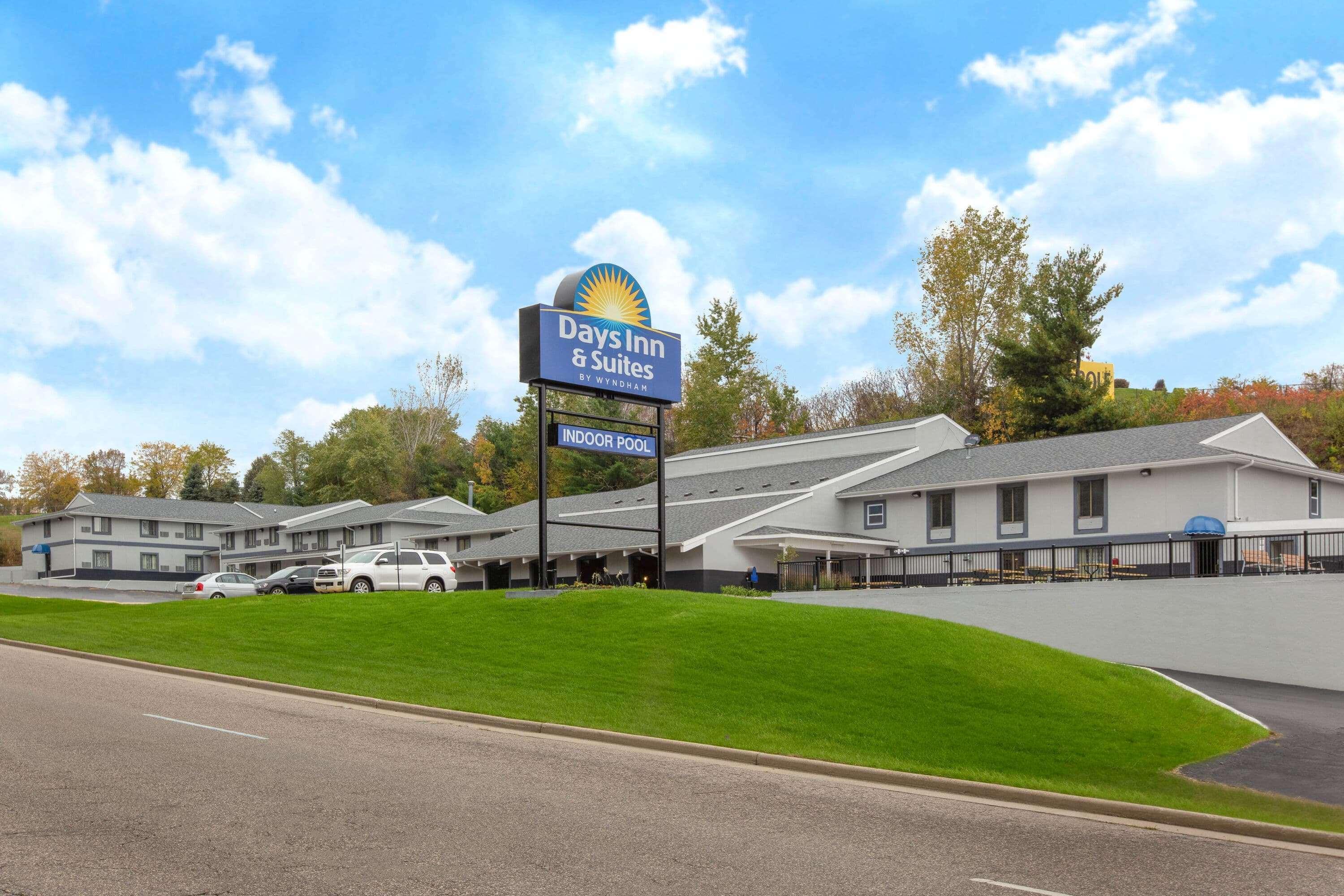 Days Inn & Suites By Wyndham Wisconsin Dells Exterior foto