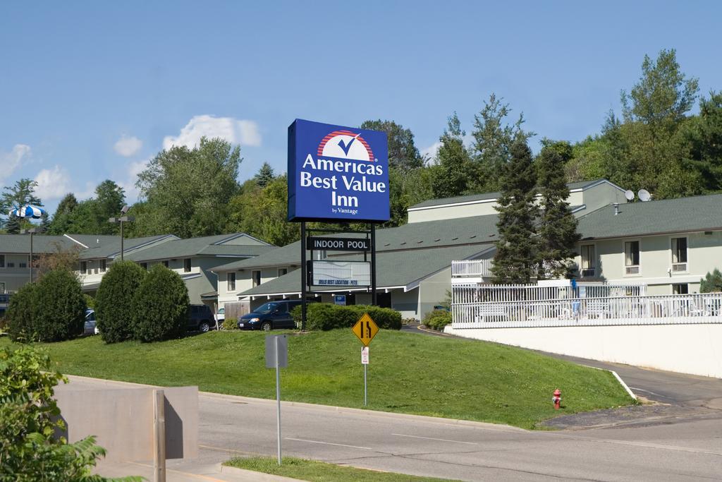 Days Inn & Suites By Wyndham Wisconsin Dells Exterior foto