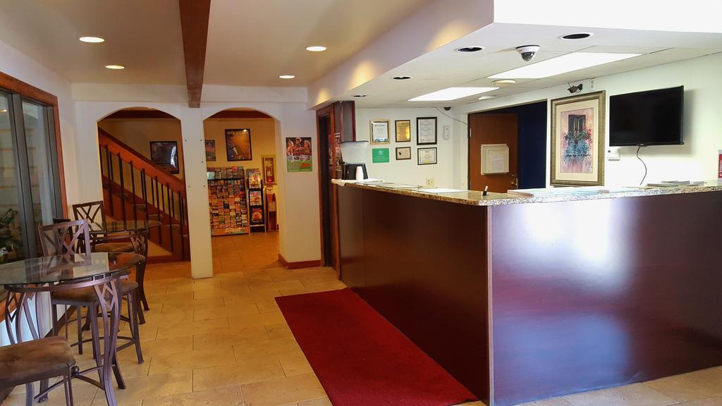 Days Inn & Suites By Wyndham Wisconsin Dells Exterior foto
