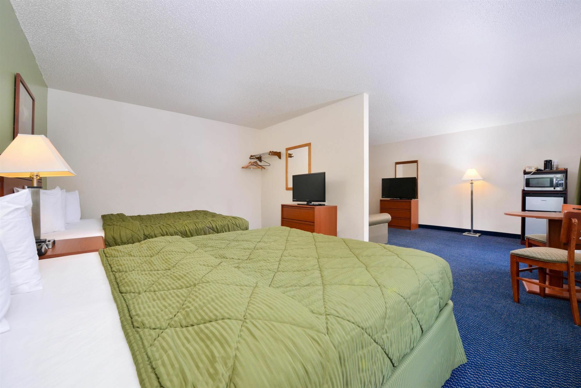 Days Inn & Suites By Wyndham Wisconsin Dells Exterior foto